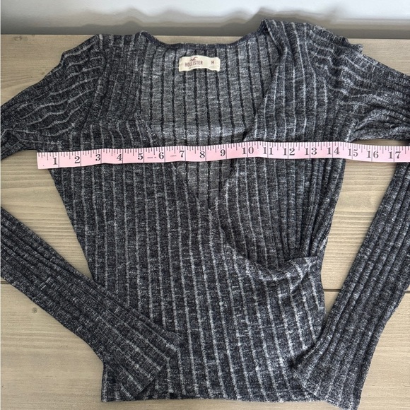 Hollister Ribbed Wrap Top - Picture 4 of 6